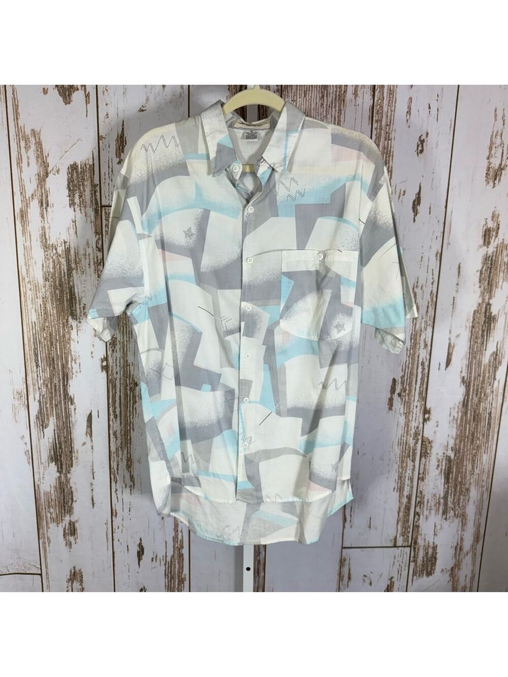 Zeppelin, Abstract Pattern Men's Casual Shirt. Size Medium. Excellent condition!